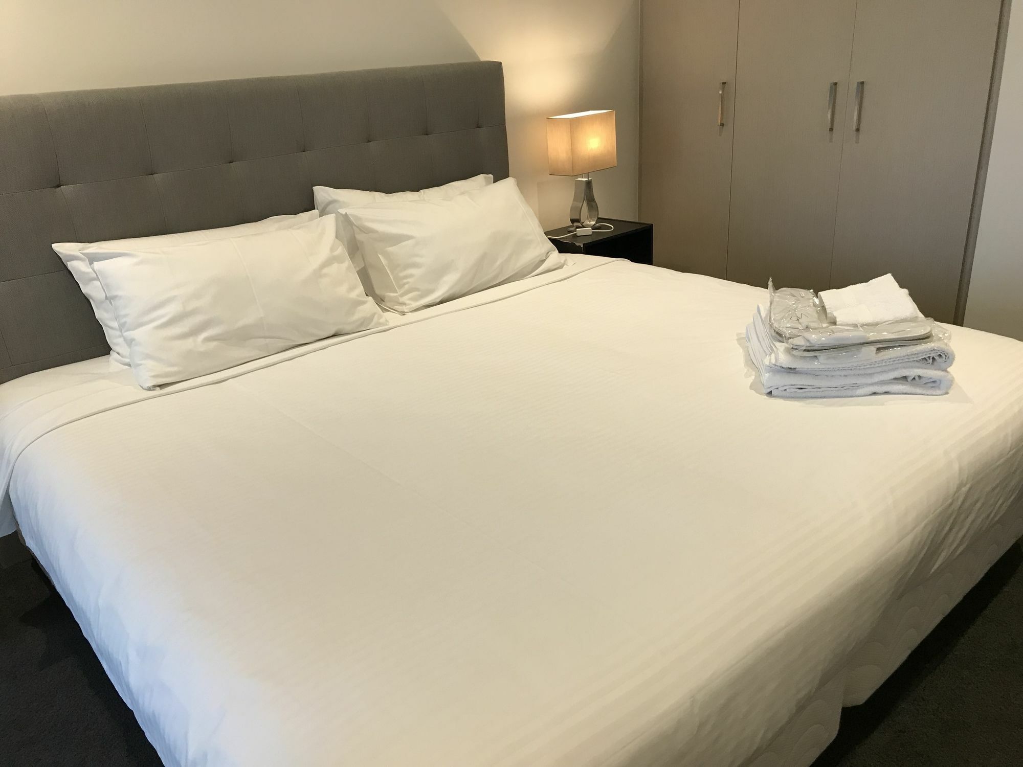 Vision On Morphett Adelaide Central Ngoại thất bức ảnh